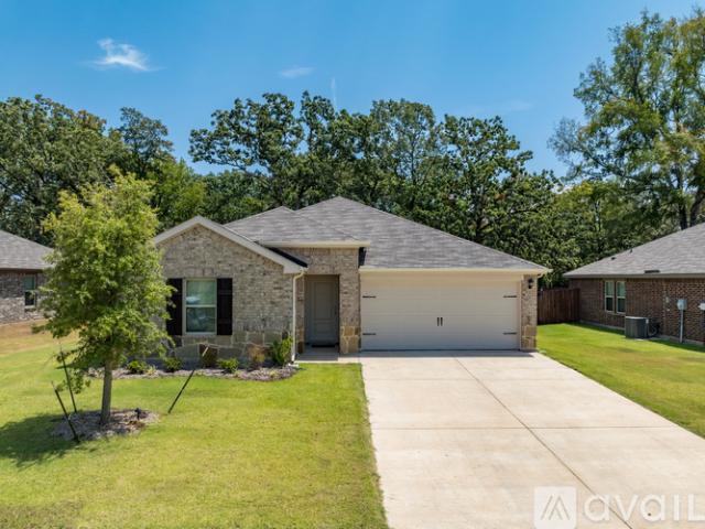 4 BR, 2 BA Apartment 1008 N River Oaks Ln, Chandler, TX 75758