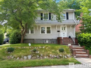 4 BR, 2 BA Apartment 101 Warwick Street, Bloomfield, NJ 07003