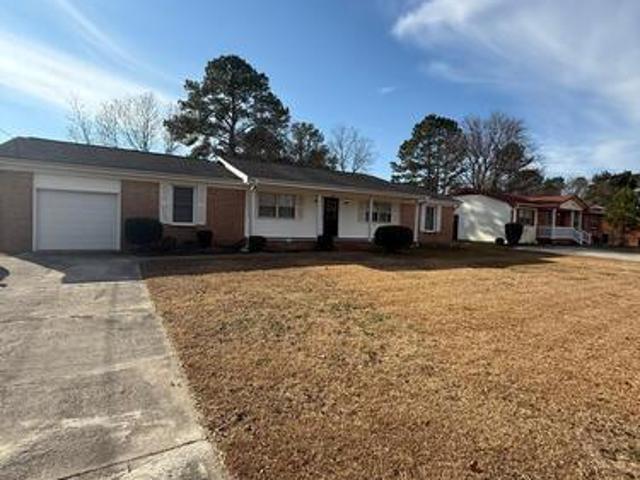 4 BR, 2 BA Apartment 1039 Kingsley Rd, Fayetteville, NC 28314