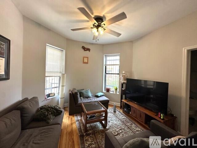 4 BR, 2 BA Apartment 1040 W School St, Unit 1044 #1R, Chicago, IL 60657