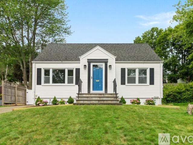4 BR, 2 BA Apartment 106 Honor Rd, West Haven, CT 06516