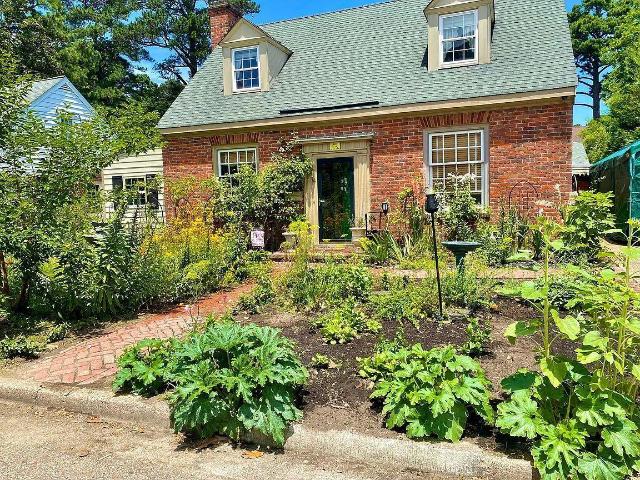 4 BR, 2 BA Apartment 111 Washington St, Williamsburg, VA 23188