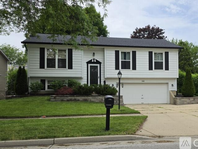 4 BR, 2 BA Apartment 112 S Deerpath Drive, Vernon Hills, IL 60061