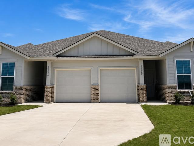 4 BR, 2 BA Apartment 1137 Stone Valley Road Unit B, Temple, TX 76502