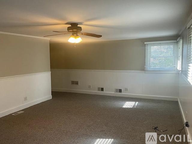 4 BR, 2 BA Apartment 11837 North 22nd Place, Phoenix, AZ 85028