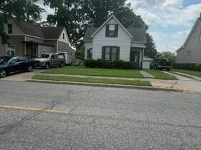4 BR, 2 BA Apartment 120 North 28th Street, Belleville, IL 62226