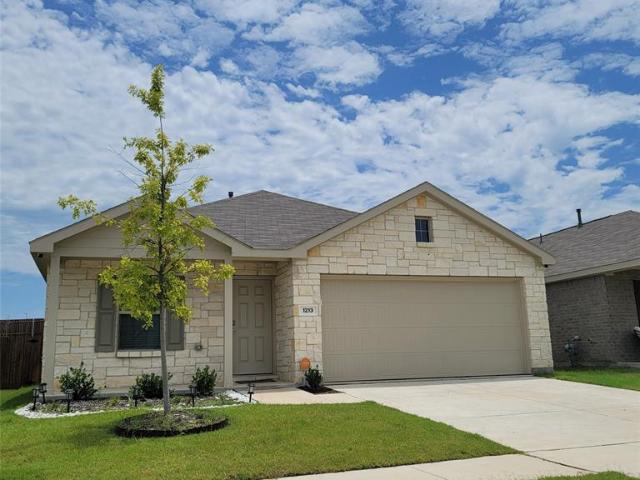 4 BR, 2 BA Apartment 1213 Wildflower Street, Ennis, TX 75119