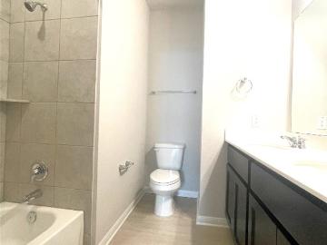 4 BR, 2 BA Apartment 121 Old Stagecoach Road, Jarrell, TX 76537