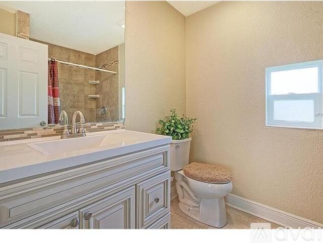 4 BR, 2 BA Apartment 1235 Lakeview Road, Clearwater, FL 33756