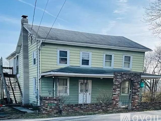 4 BR, 2 BA Apartment 1299 Porters Rd, Spring Grove, PA 17362