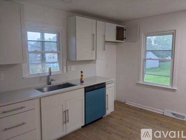4 BR, 2 BA Apartment 1299 Porters Rd, Spring Grove, PA 17362