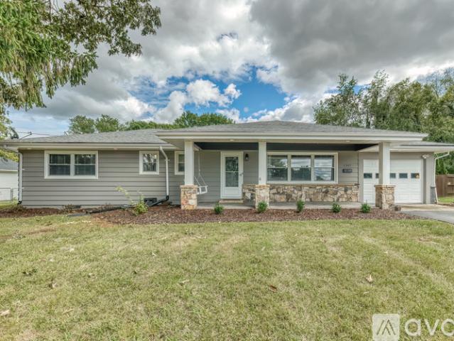 4 BR, 2 BA Apartment 1307 Lynnwood Drive, Johnson City, TN 37601