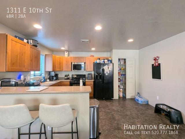 4 BR, 2 BA Apartment 1311 E 10th St, Tucson, AZ 85719