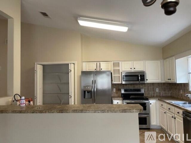 4 BR, 2 BA Apartment 1319 Blakemore Court, Tallahassee, FL 32317
