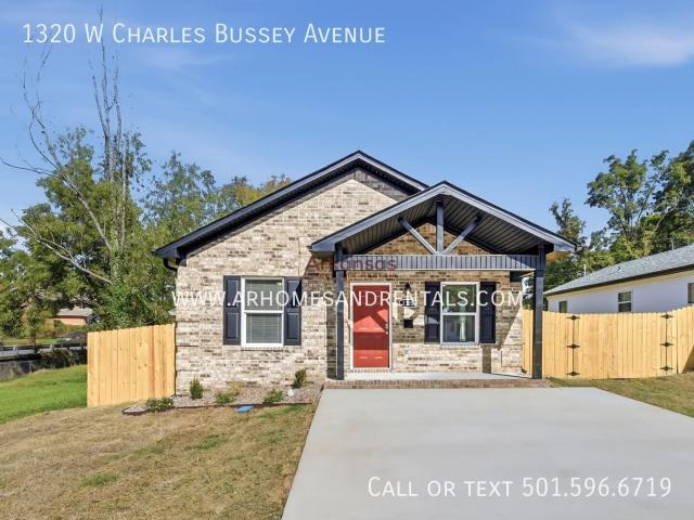 4 BR, 2 BA Apartment 1320 W Charles Bussey Avenue, Little Rock, AR 72204