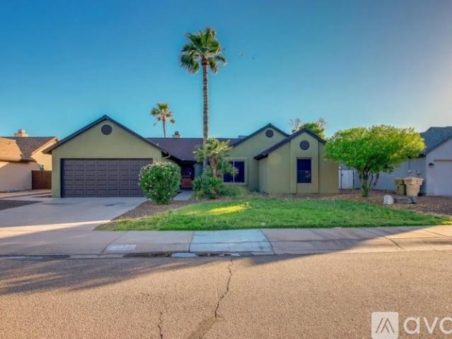 4 BR, 2 BA Apartment 13250 N 56th Ave, Glendale, AZ 85304