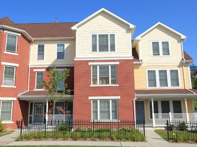 4 BR, 2 BA Apartment 137 Wyllys Street, Hartford, CT 06106