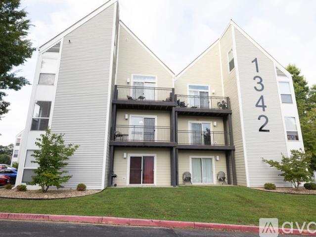 4 BR, 2 BA Apartment 1342 Hunters Rd, Unit H, Harrisonburg, VA 22801