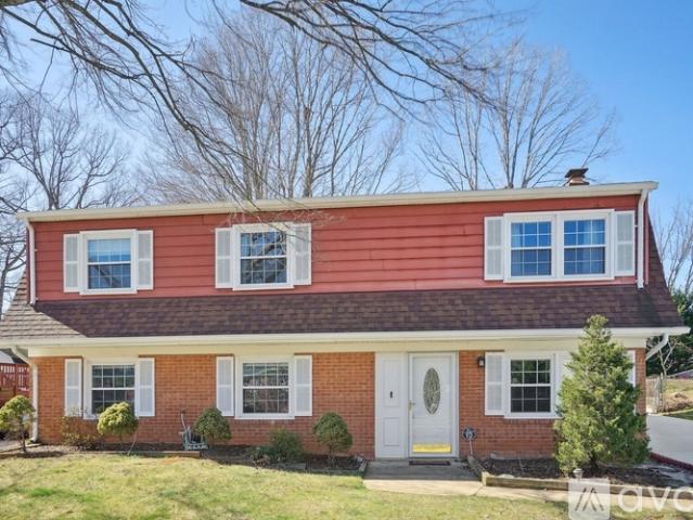 4 BR, 2 BA Apartment 13908 Mattapony Dr, Woodbridge, VA 22193