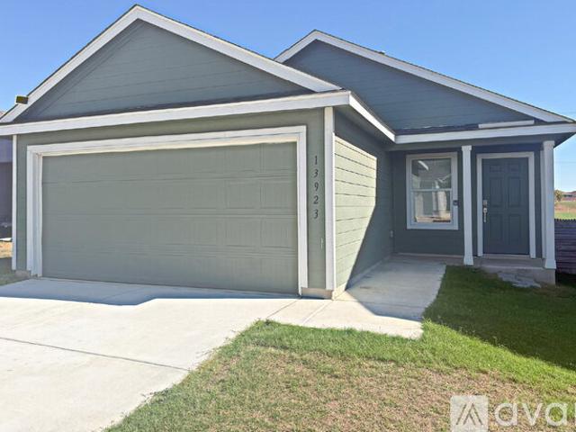 4 BR, 2 BA Apartment 13923 Wool Pk, San Antonio, TX 78252