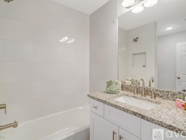 4 BR, 2 BA Apartment 2510 Southwest 10th Avenue, Cape Coral, FL 33914