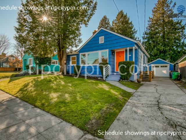 4 BR, 2 BA Apartment 2521 Southeast 64th Avenue, Portland, OR 97206