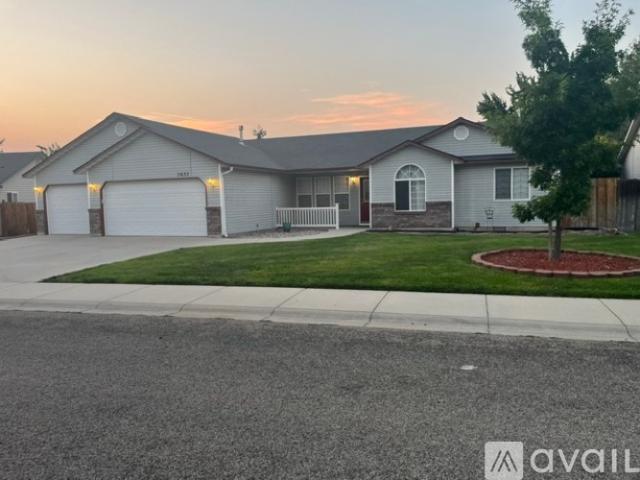 4 BR, 2 BA Apartment 2632 W Carlton Street, Meridian, ID 83642