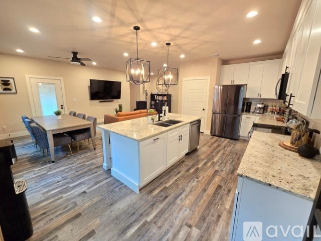 4 BR, 2 BA Apartment 2716 Brigham Ln, Dallas, TX 75215