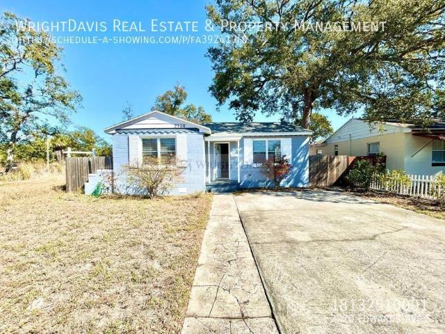 4 BR, 2 BA Apartment 2720 Edwards Ave S, St Petersburg, FL 33705