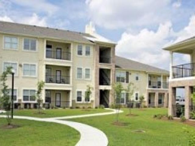 4 BR, 2 BA Apartment 2790 Rodeo Road, Abbeville, LA 70510