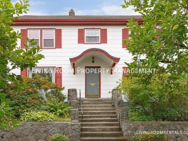 4 BR, 2 BA Apartment 2908 NE Skidmore St, Portland, OR 97211