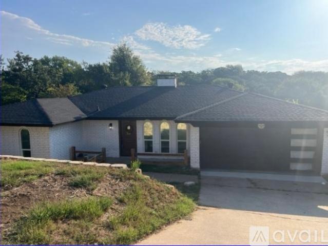 4 BR, 2 BA Apartment 2913 Craig Court, Fort Worth, TX 76112