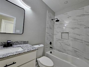 4 BR, 2 BA Apartment 202 East 1st N Street, Kaufman, TX 75142