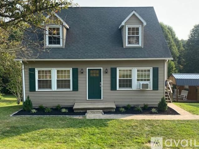 4 BR, 2 BA Apartment 204 Greenbrier Drive Road, Buckhannon, WV 26201