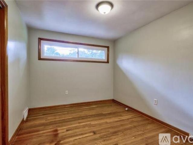 4 BR, 2 BA Apartment 211 Neely School Road, Allegheny County, PA 15090