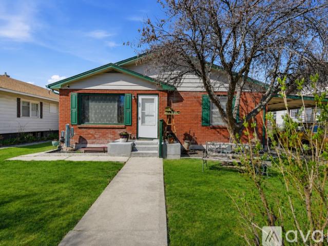 2 BR, 1 BA Apartment 215 17th Ave S, Nampa, ID 83651