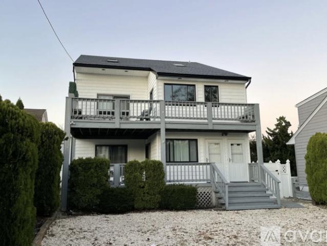 4 BR, 2 BA Apartment 216 18th Ave, Unit 1, Belmar, NJ 07719