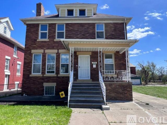 4 BR, 2 BA Apartment 216 Holbrook St, Detroit, MI 48202
