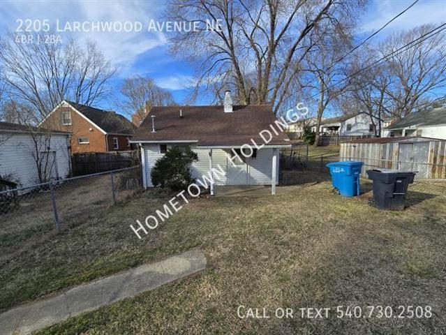 4 BR, 2 BA Apartment 2205 Larchwood Avenue NE, Roanoke, VA 24012