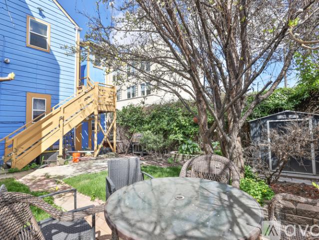 4 BR, 2 BA Apartment 2290 San Pablo Avenue, Oakland, CA 94612