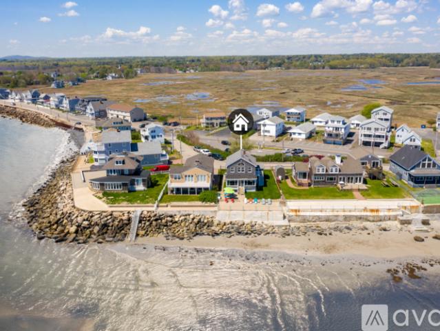 4 BR, 2 BA Apartment 22 Gold Ribbon Dr, Wells, ME 04090
