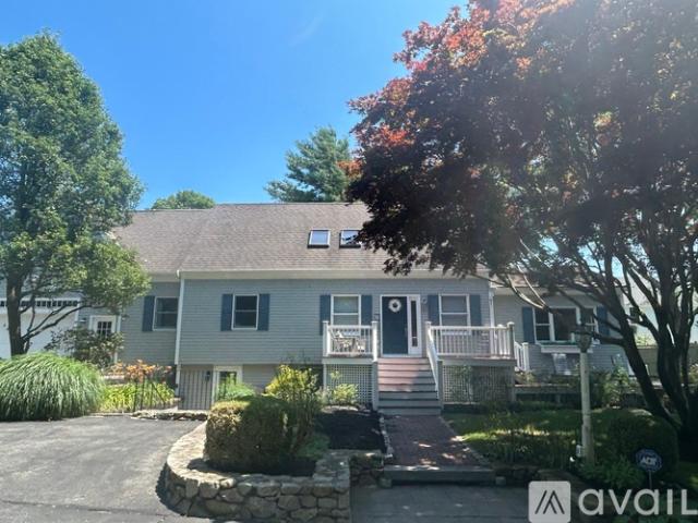 4 BR, 2 BA Apartment 35 Carter Lane, Mashpee, MA 02649