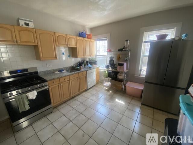 4 BR, 2 BA Apartment 36 N Beacon St, Unit 1, Boston, MA 02134