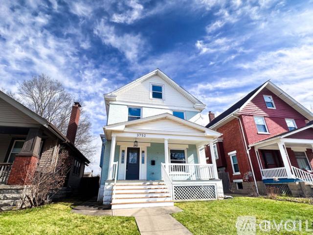4 BR, 2 BA Apartment 3752 Spencer Ave, Norwood, OH 45212