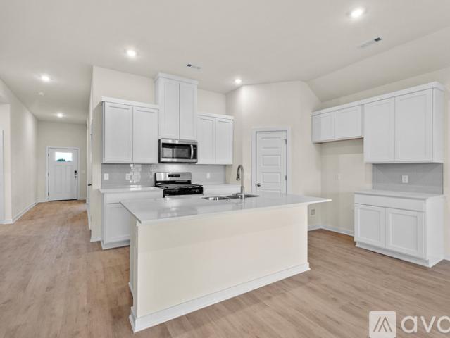 4 BR, 2 BA Apartment 391 Branta Street, Farmington, AR 72730