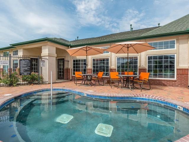 4 BR, 2 BA Apartment 301 W Charleston St Unit Private Priced By Bed, Lincoln, NE 68528