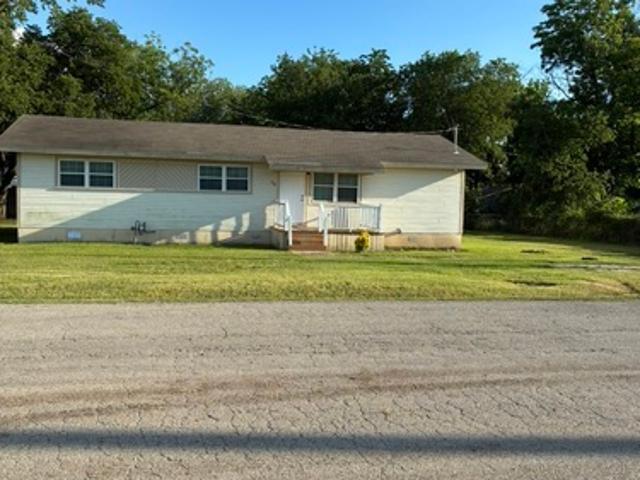 4 BR, 2 BA Apartment 306 Hudson Street, Newark, TX 76071