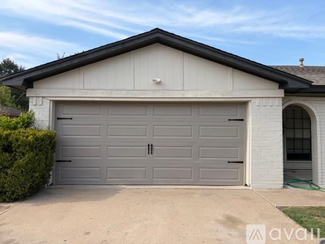 4 BR, 2 BA Apartment 312 Cannon Dr, Hurst, TX 76054