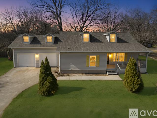 4 BR, 2 BA Apartment 3140 Maysville Rd NE, Huntsville, AL 35811