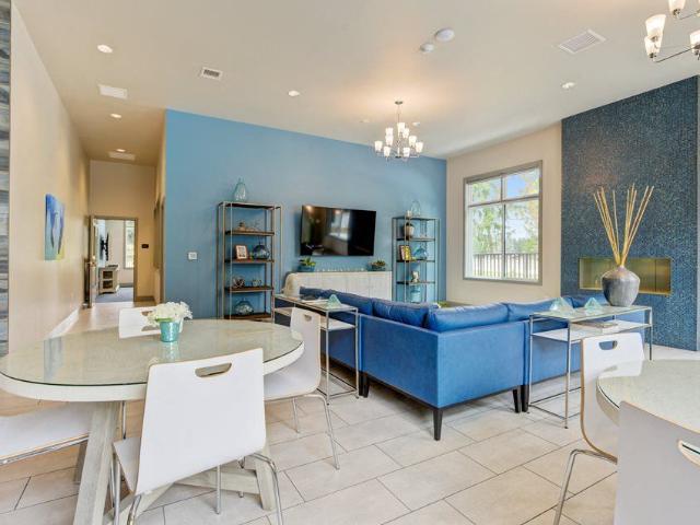 4 BR, 2 BA Apartment 31655 Military Road South Unit D402, Auburn, WA 98001